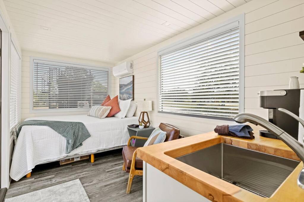 New The Sunset Luxury Container Home Fredericksburg Exteriör bild